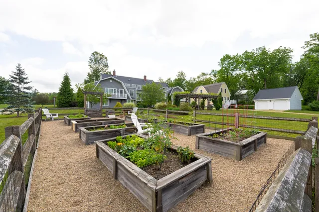 $596,000 | 26 North Main Street, Unit 7, Mont Vernon, NH 03057