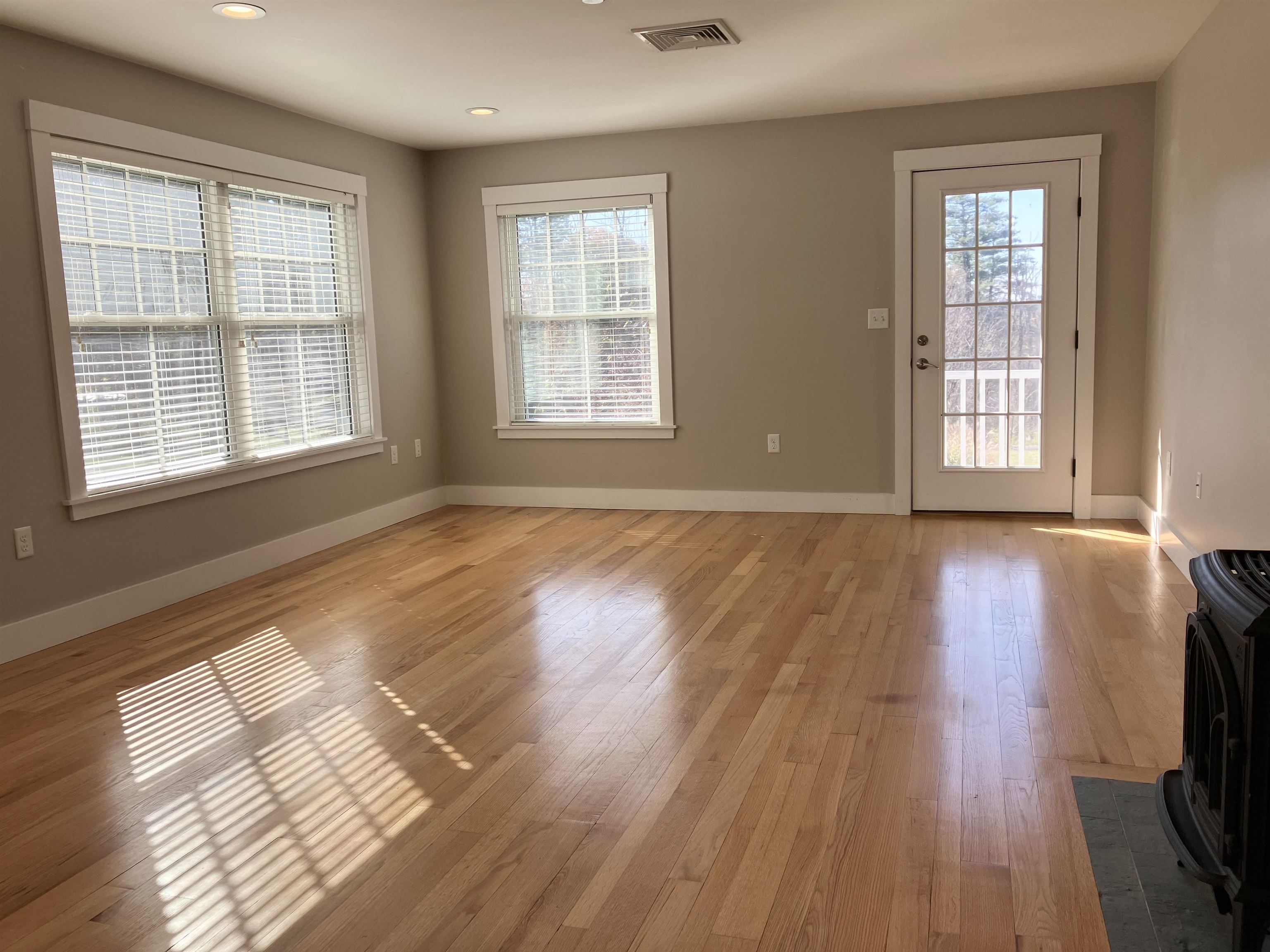 26 North Main Street, Unit 7 Mont Vernon, NH 03057 - Photo 5 of 51