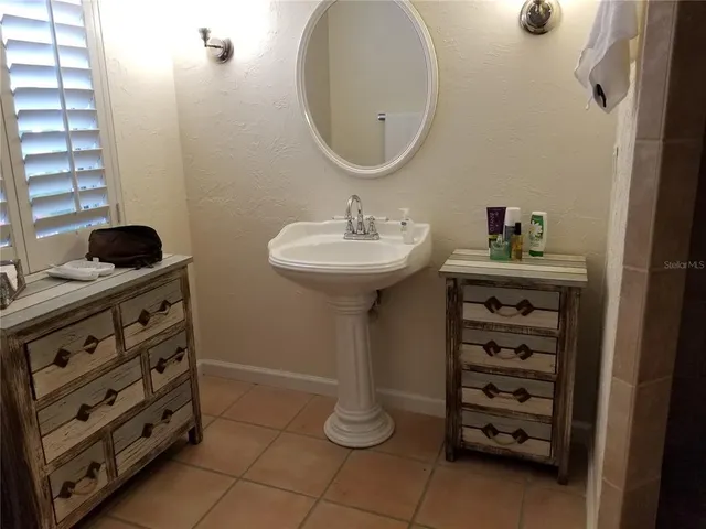 $3,000 | 2745 Cardwell Way, Sarasota, FL 34231