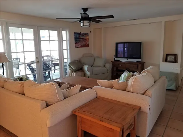 $3,000 | 2745 Cardwell Way, Sarasota, FL 34231