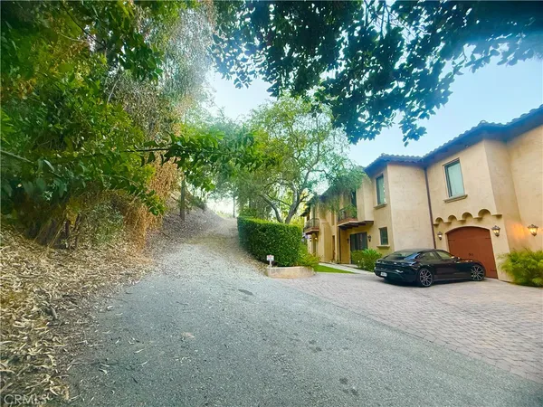 $840,000 | 4551 Lindley Avenue, Tarzana, CA 91356
