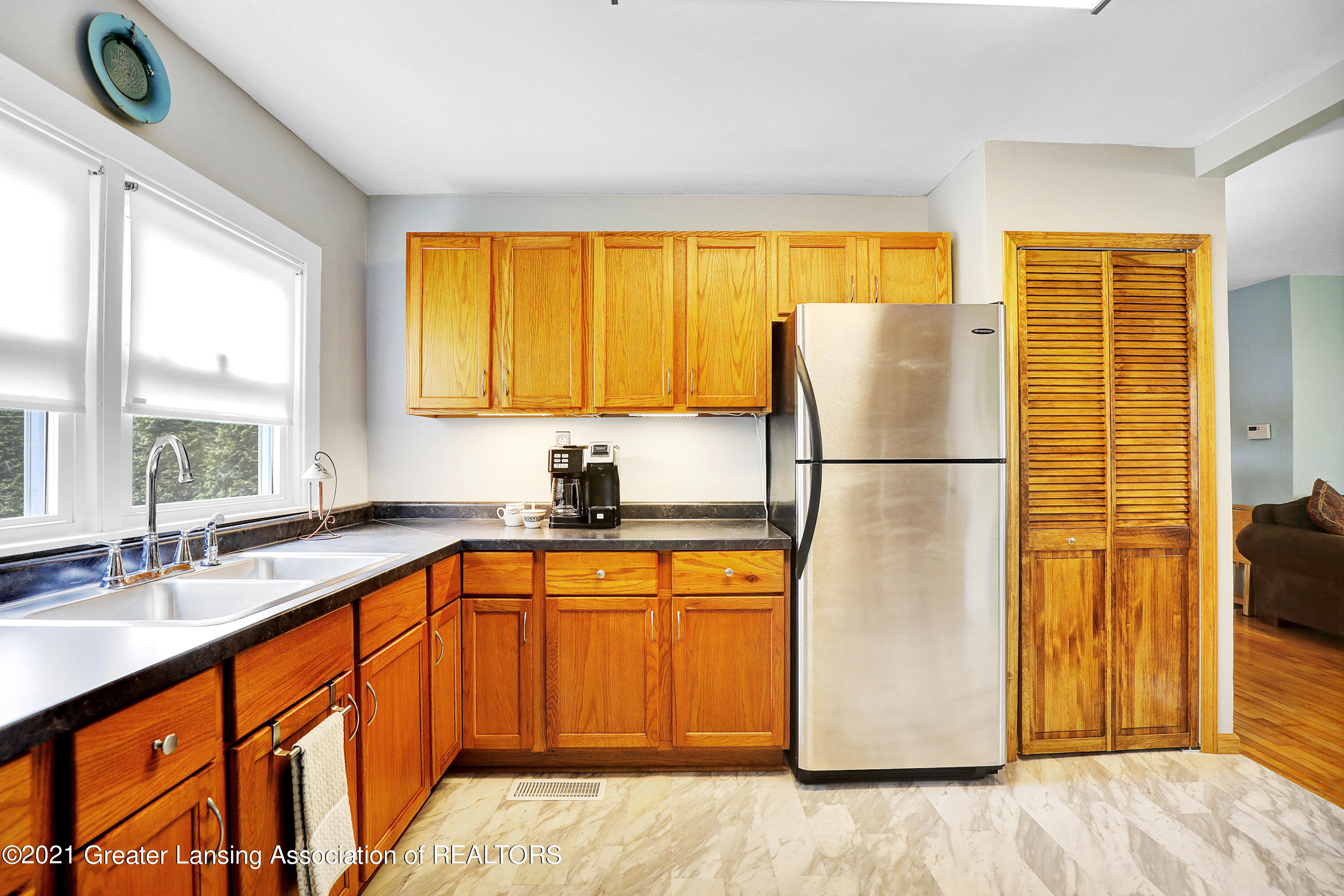 13070 Turner Road Dewitt, MI 48820 - Photo 8 of 35 Kitchen