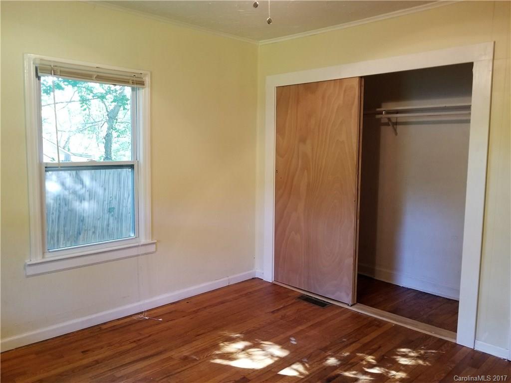 453 Deaverview Road Asheville, NC 28806 - Photo 6 of 24 Gallery Image 6