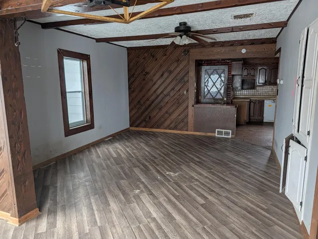 $129,000 | 740 East Broadway, Plainview, MN 55964