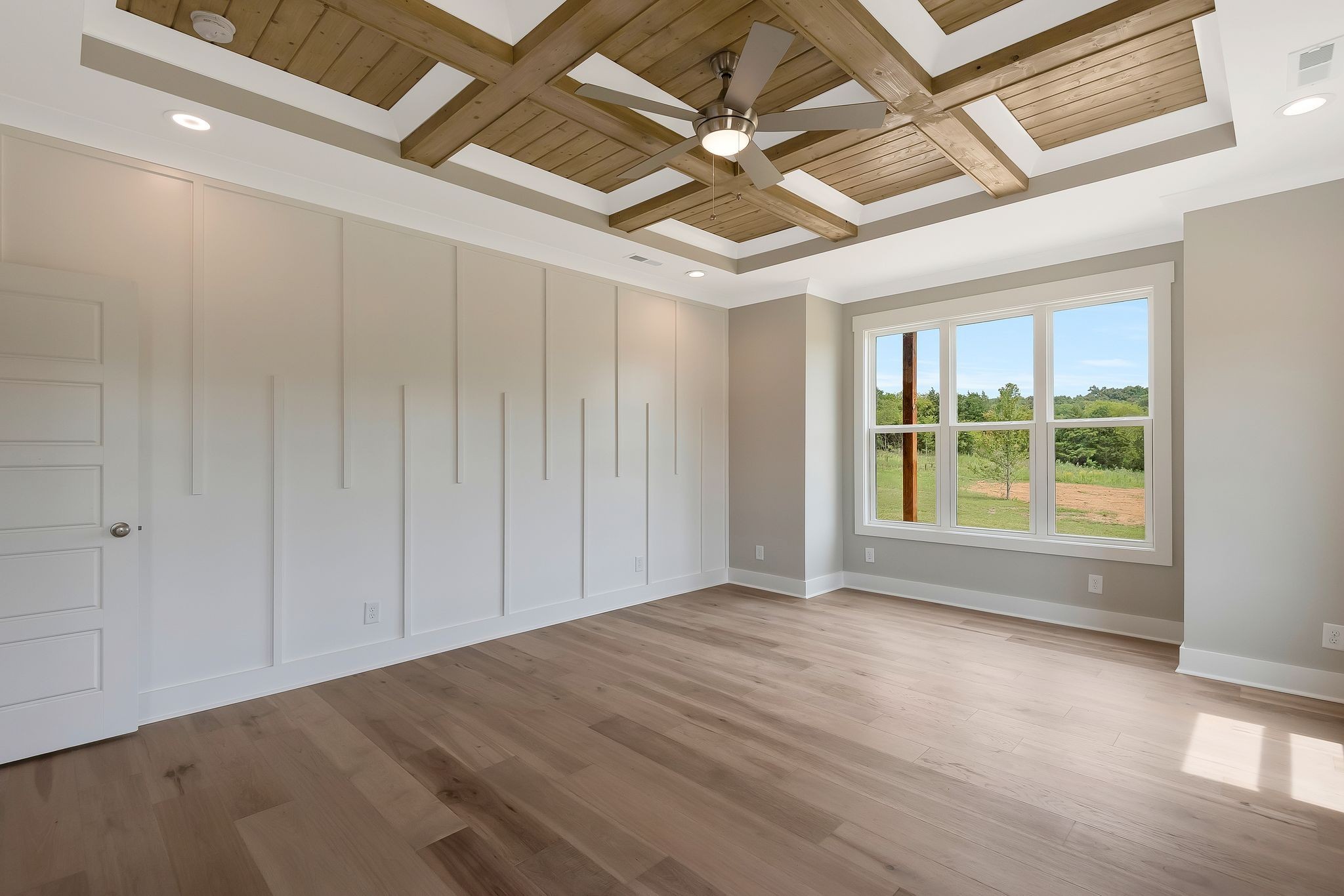 4114 Chicken Road Lebanon, TN 37090 - Photo 28 of 52 a view of an empty room with a window