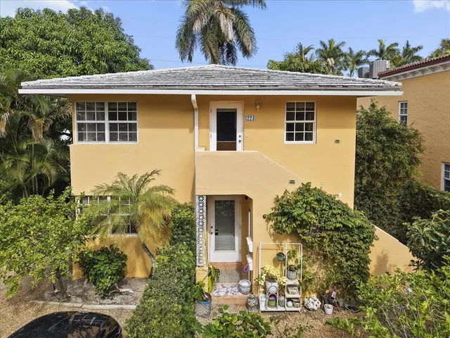 $3,975 | 223 Park Avenue, Unit 2, Palm Beach, FL 33480