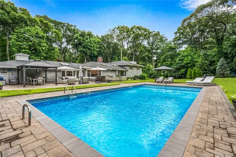 $2,598,000 | 19 Tappentown Lane, Glen Head, NY 11545