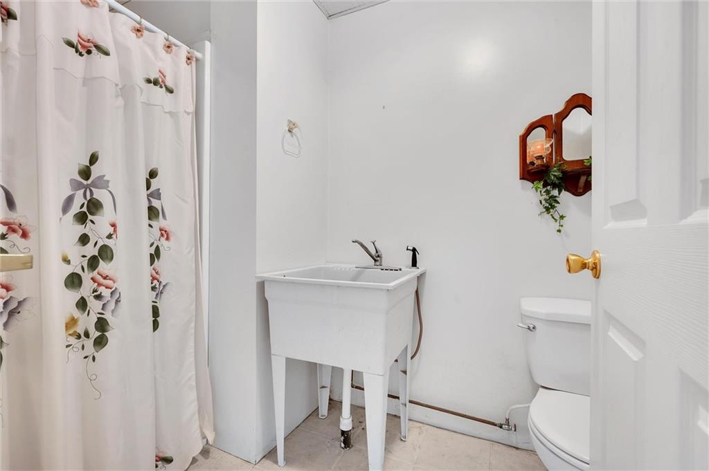 252 Godfrey Road Leechburg, PA 15656 - Photo 21 of 29 Lower Level /Full Bathroom