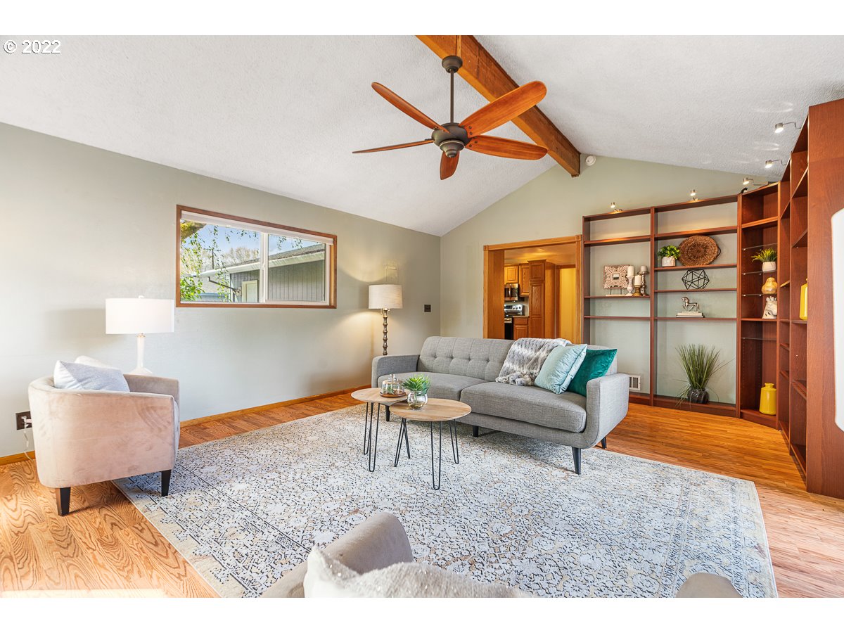 5372 Southeast Golden Road Hillsboro, OR 97124 - Photo 11 of 32 Gallery Image 11