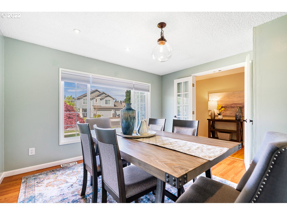 5372 Southeast Golden Road Hillsboro, OR 97124 - Photo 5 of 32 Gallery Image 5
