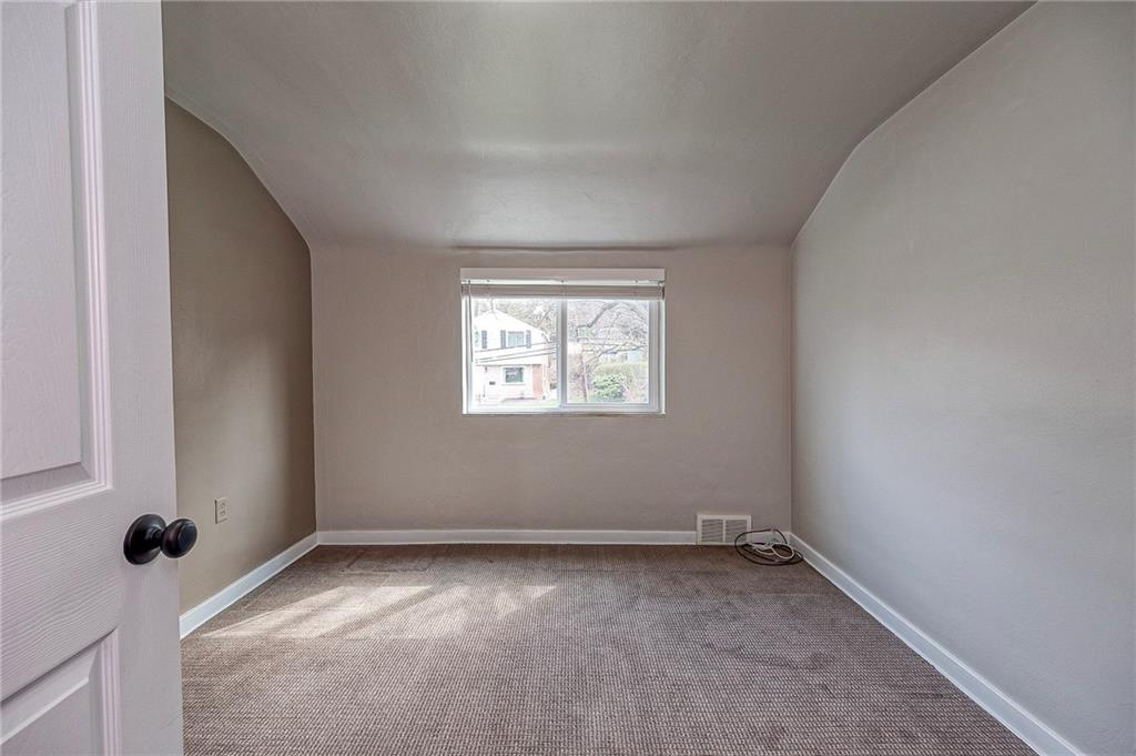 433 Sleepy Hollow Road Pittsburgh, PA 15228 - Photo 14 of 38