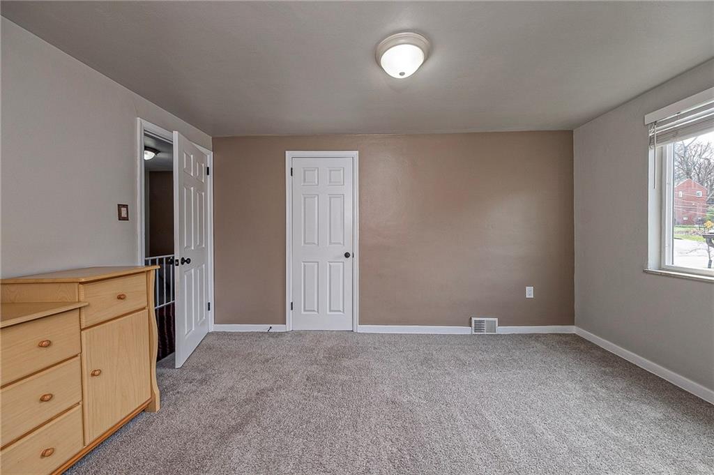 433 Sleepy Hollow Road Pittsburgh, PA 15228 - Photo 17 of 38