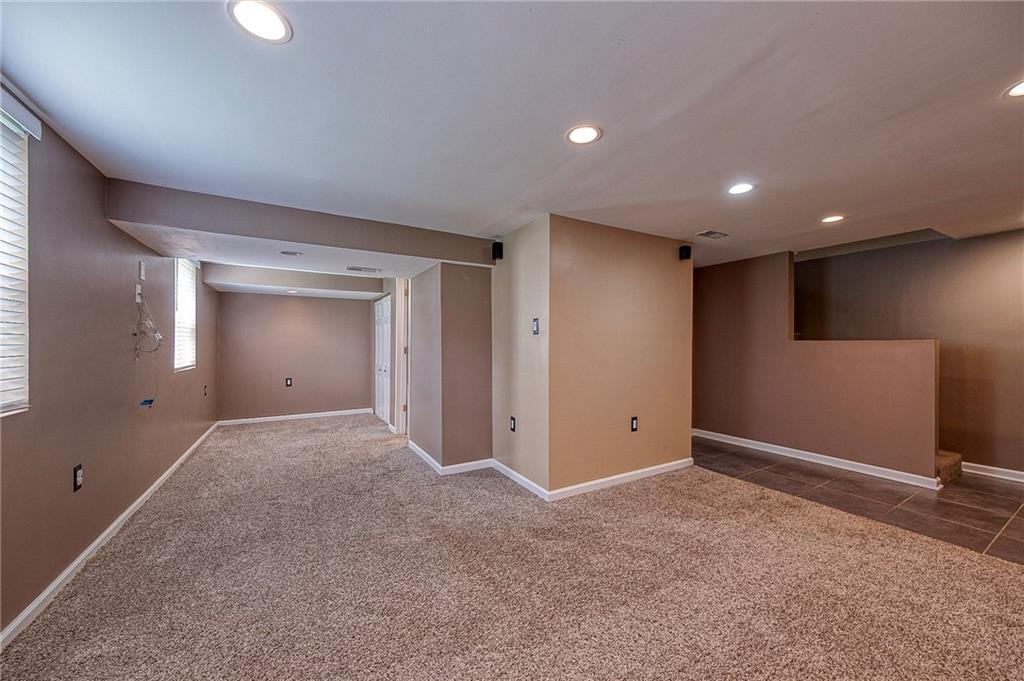 433 Sleepy Hollow Road Pittsburgh, PA 15228 - Photo 24 of 38