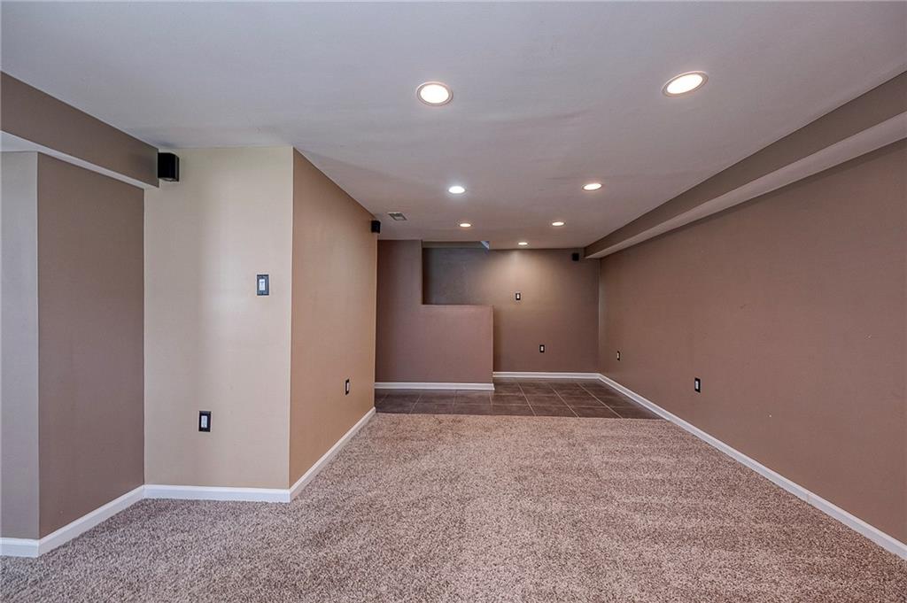 433 Sleepy Hollow Road Pittsburgh, PA 15228 - Photo 25 of 38