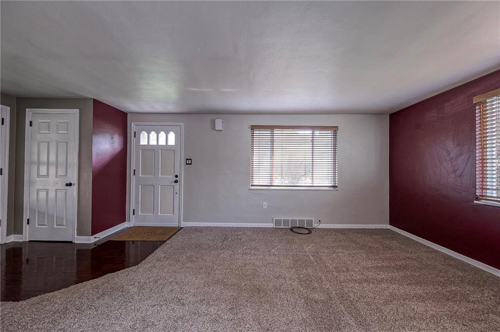 433 Sleepy Hollow Road Pittsburgh, PA 15228 - Photo 3 of 38