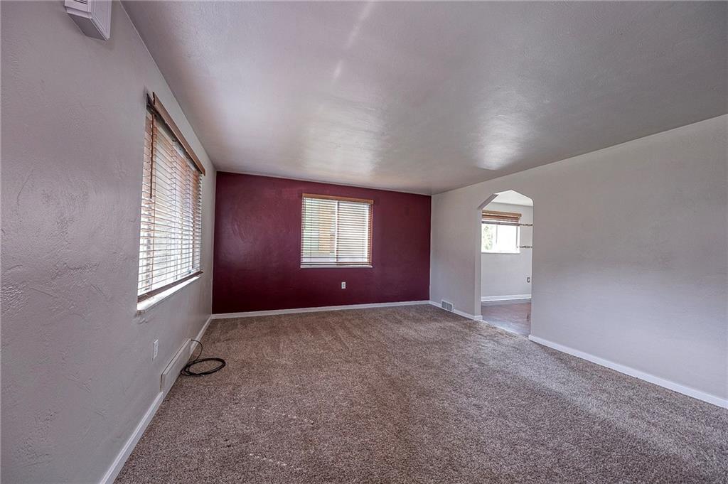 433 Sleepy Hollow Road Pittsburgh, PA 15228 - Photo 5 of 38