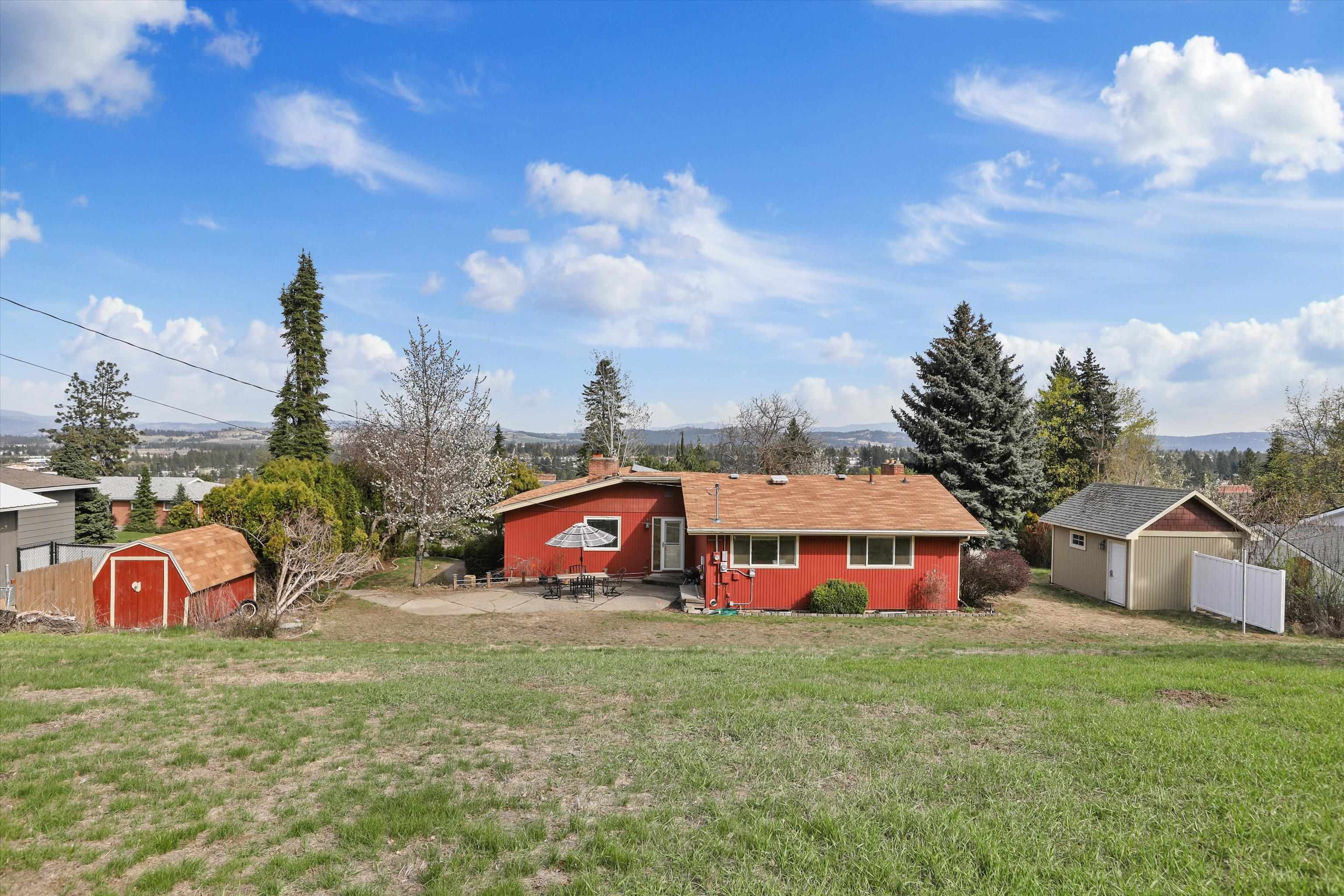 8421 North Northview Road Spokane, WA 99208 - Photo 2 of 32