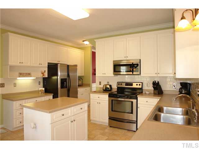 12400 Tappersfield Court Raleigh, NC 27613 - Photo 10 of 25
