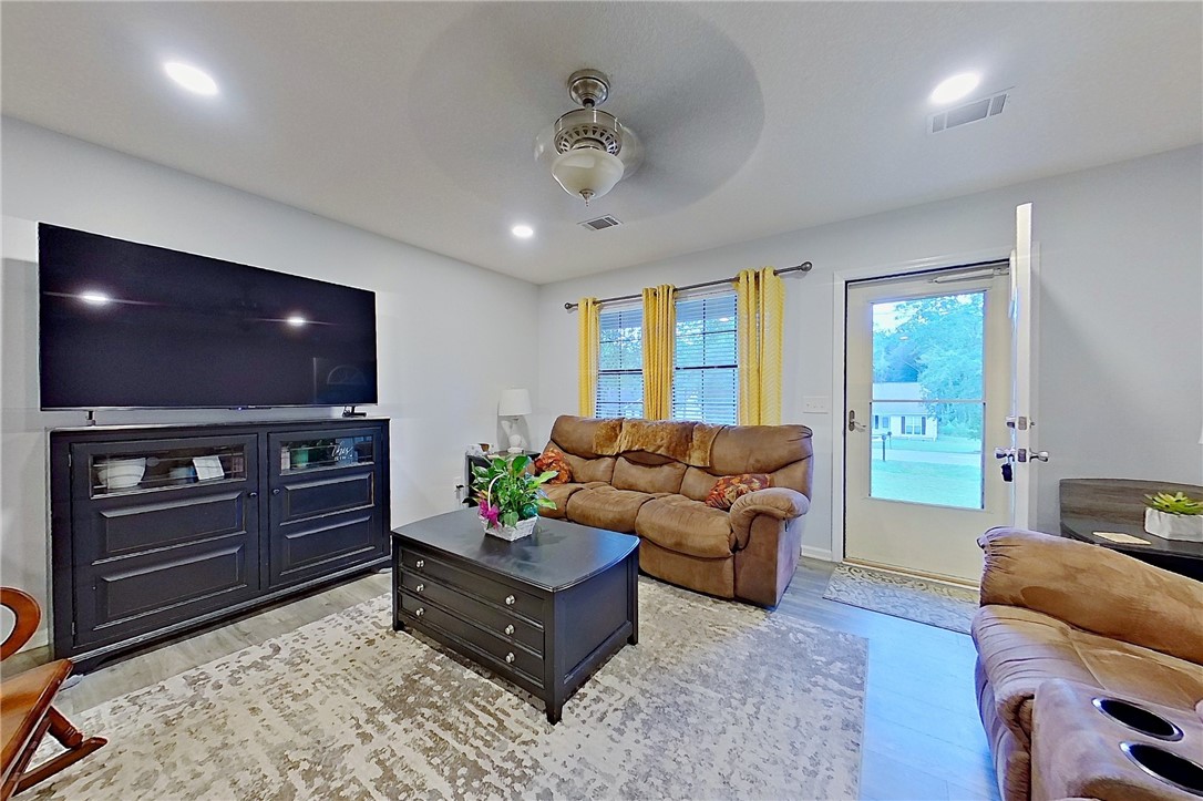 936 Azalea Street Blackshear, GA 31516 - Photo 8 of 33