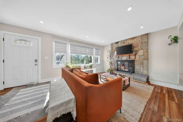 $575,000 | 1718 East Main Street, Mohegan Lake, NY 10547