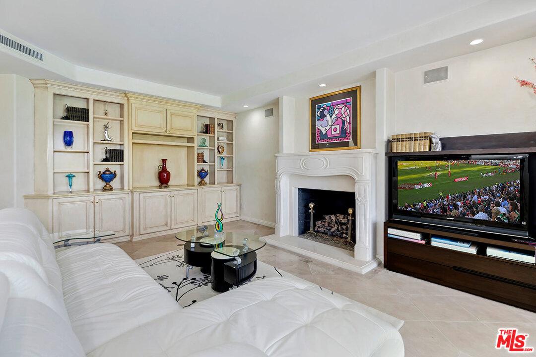 12607 Promontory Road Los Angeles, CA 90049 - Photo 16 of 44