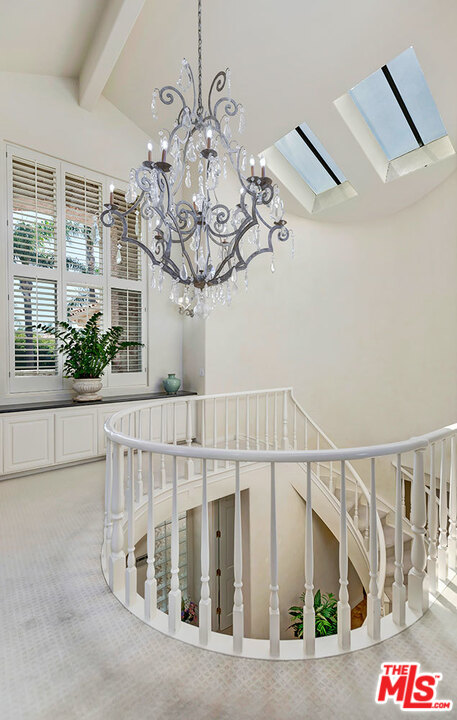 12607 Promontory Road Los Angeles, CA 90049 - Photo 22 of 44