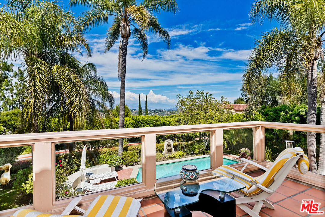 12607 Promontory Road Los Angeles, CA 90049 - Photo 24 of 44