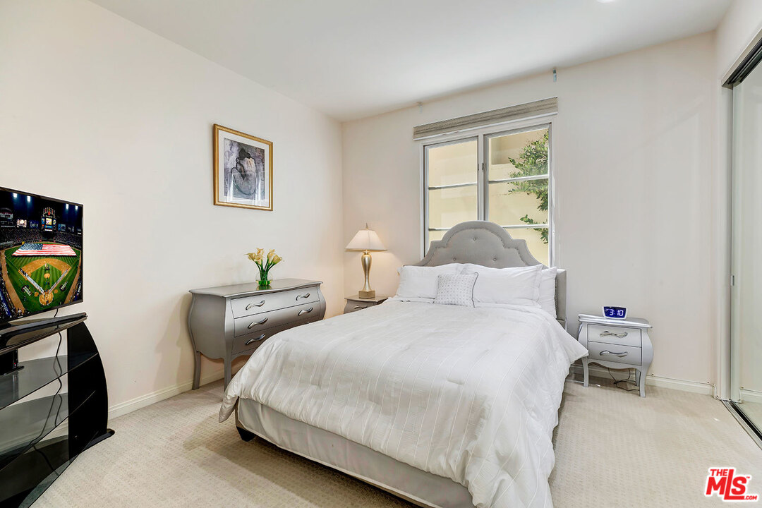 12607 Promontory Road Los Angeles, CA 90049 - Photo 30 of 44