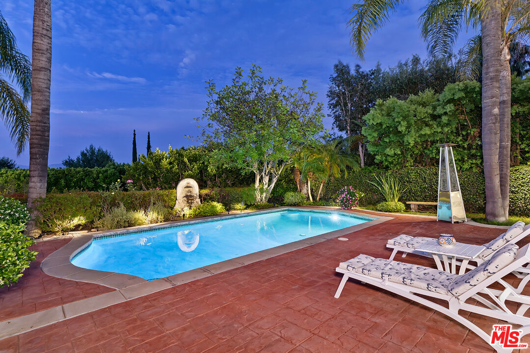 12607 Promontory Road Los Angeles, CA 90049 - Photo 4 of 44