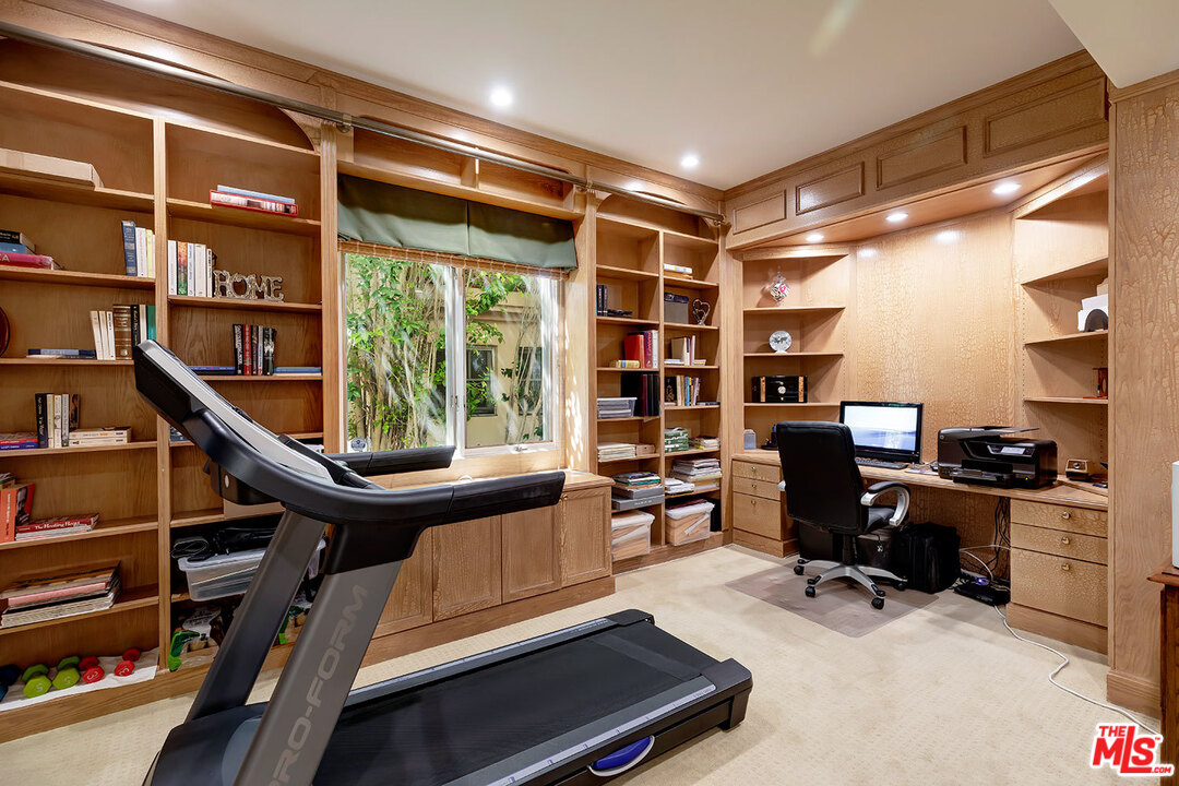 12607 Promontory Road Los Angeles, CA 90049 - Photo 31 of 44