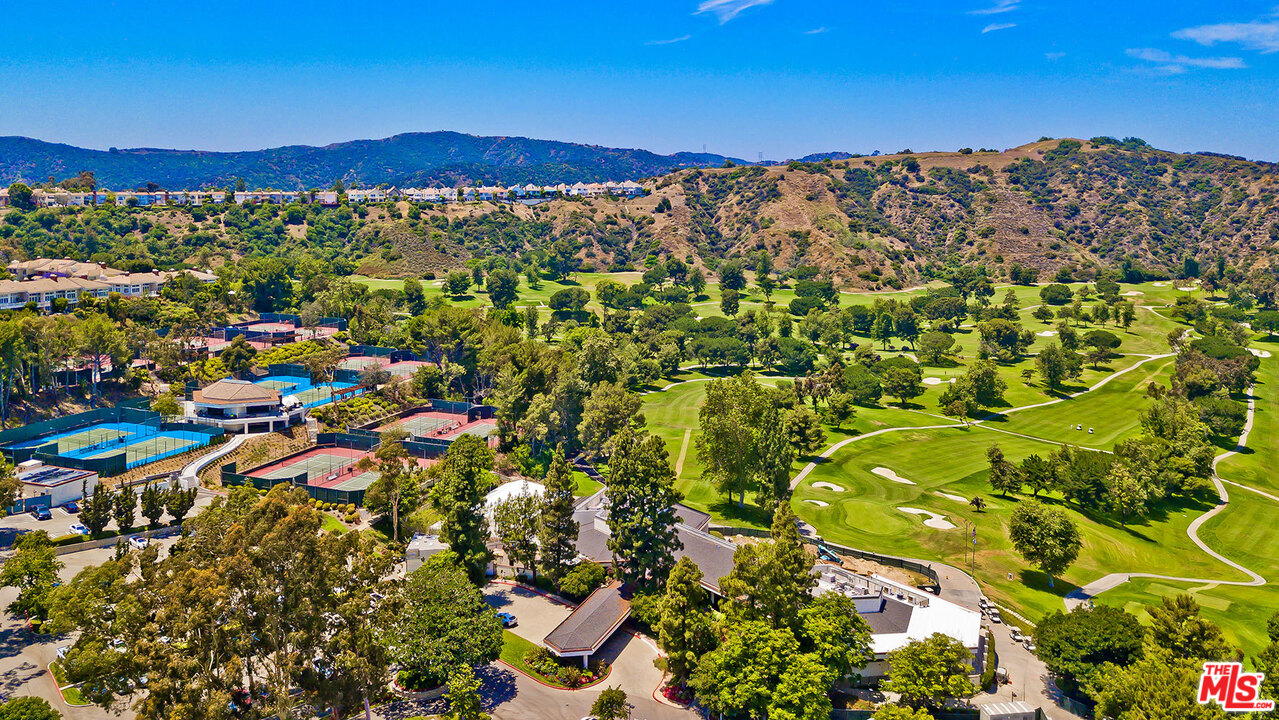 12607 Promontory Road Los Angeles, CA 90049 - Photo 35 of 44