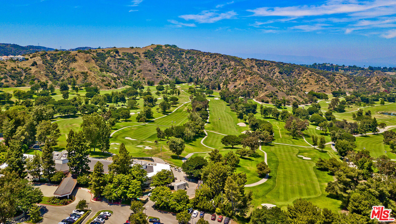 12607 Promontory Road Los Angeles, CA 90049 - Photo 36 of 44
