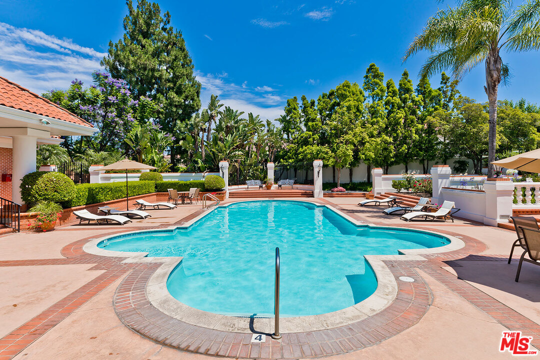 12607 Promontory Road Los Angeles, CA 90049 - Photo 42 of 44