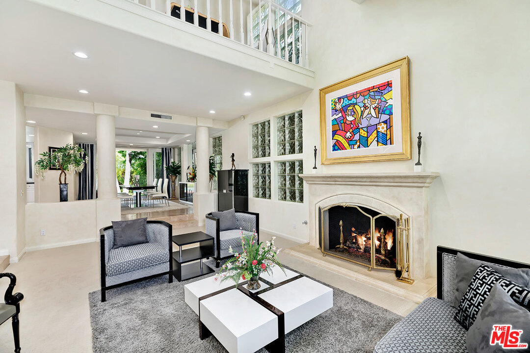 12607 Promontory Road Los Angeles, CA 90049 - Photo 10 of 44
