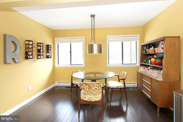 2174 Glencourse Lane Reston, VA 20191 - Photo 14 of 30 Kitchen