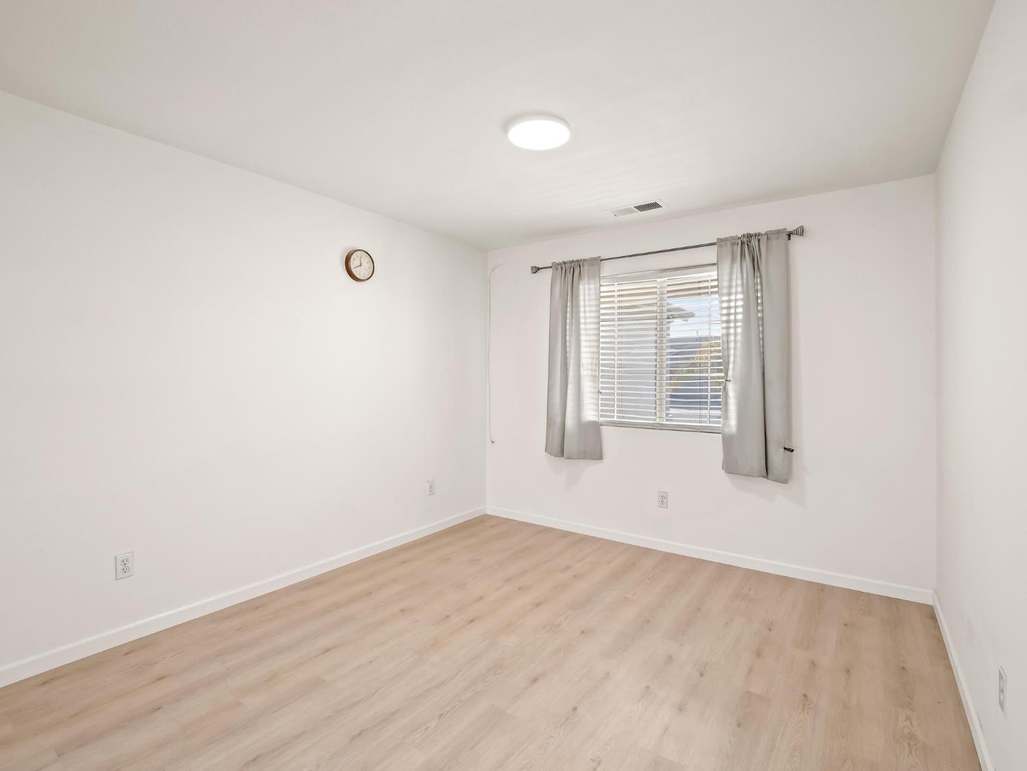 4068 West Weldon Avenue Fresno, CA 93722 - Photo 14 of 33