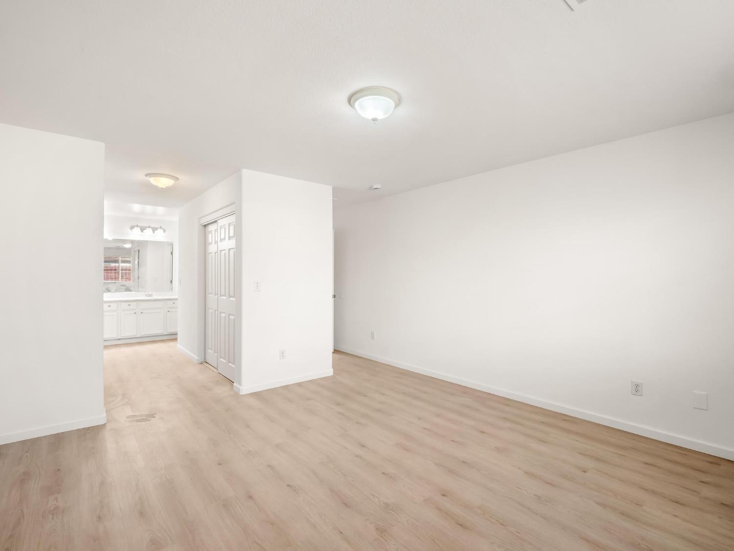 4068 West Weldon Avenue Fresno, CA 93722 - Photo 17 of 33