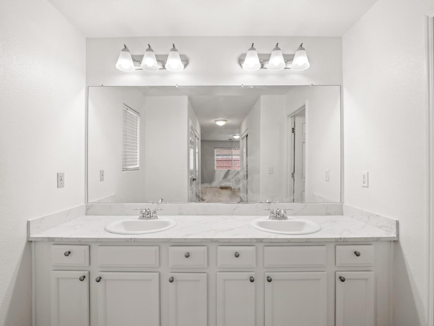 4068 West Weldon Avenue Fresno, CA 93722 - Photo 19 of 33