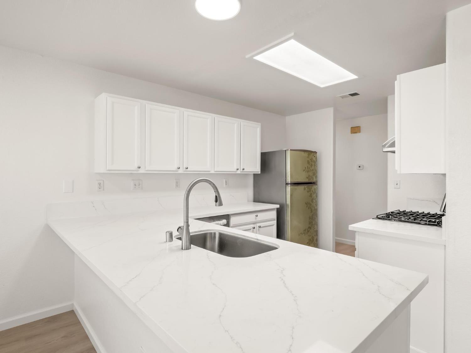 4068 West Weldon Avenue Fresno, CA 93722 - Photo 7 of 33