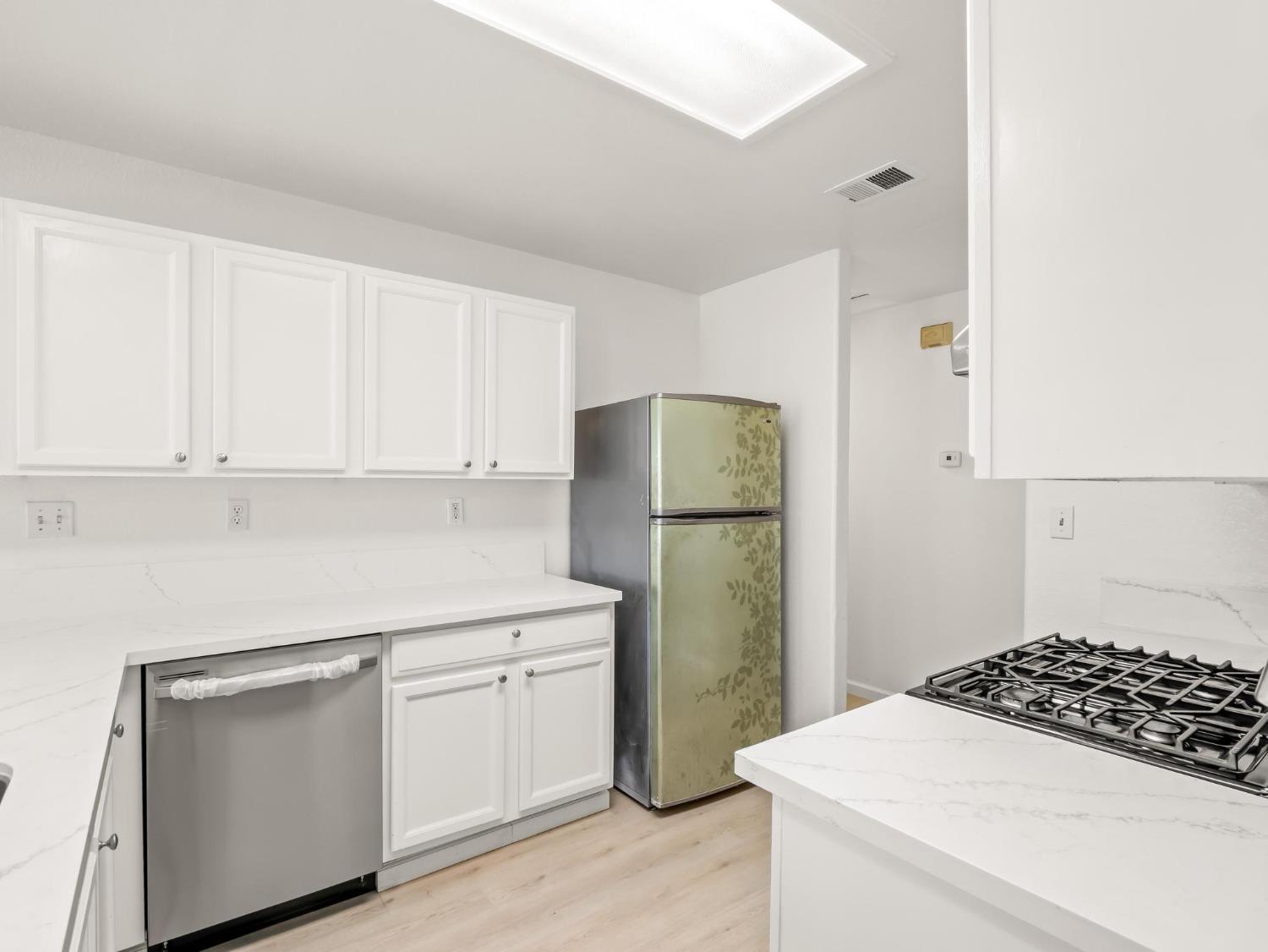 4068 West Weldon Avenue Fresno, CA 93722 - Photo 9 of 33