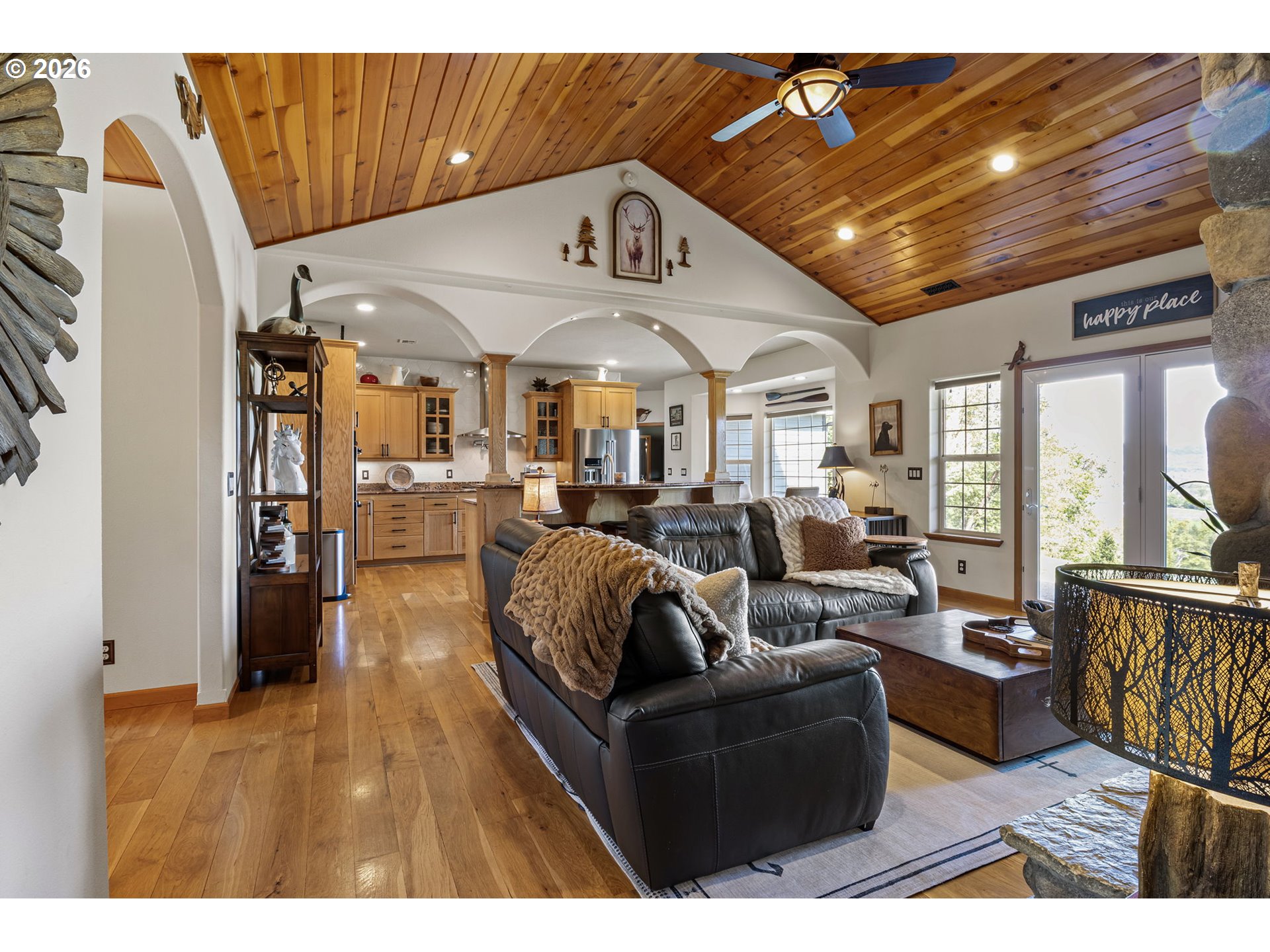 445 Melqua Road Roseburg, OR 97471 - Photo 11 of 48 Living Room