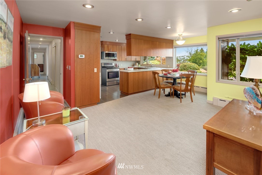 7817 South Sunnycrest Road Seattle, WA 98178 - Photo 12 of 38