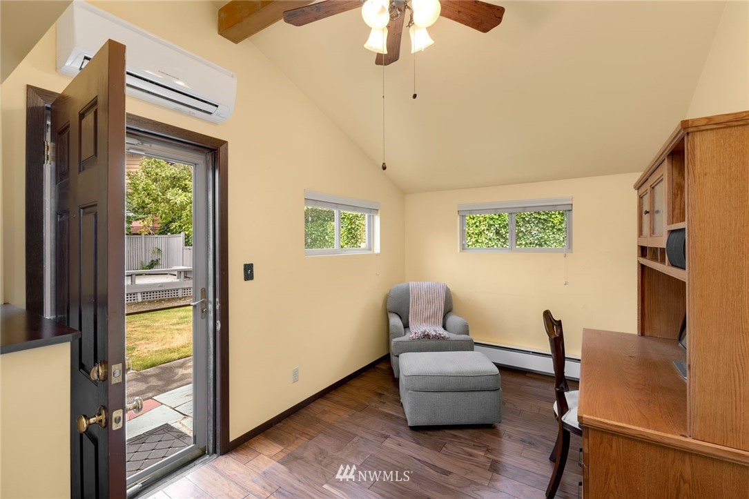 7817 South Sunnycrest Road Seattle, WA 98178 - Photo 15 of 38