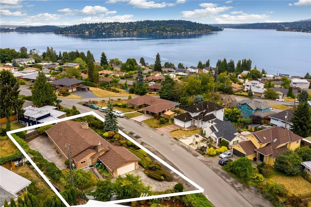 7817 South Sunnycrest Road Seattle, WA 98178 - Photo 37 of 38