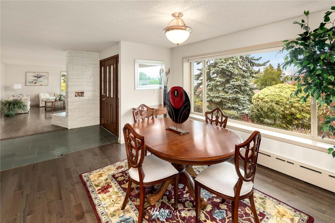 7817 South Sunnycrest Road Seattle, WA 98178 - Photo 8 of 38