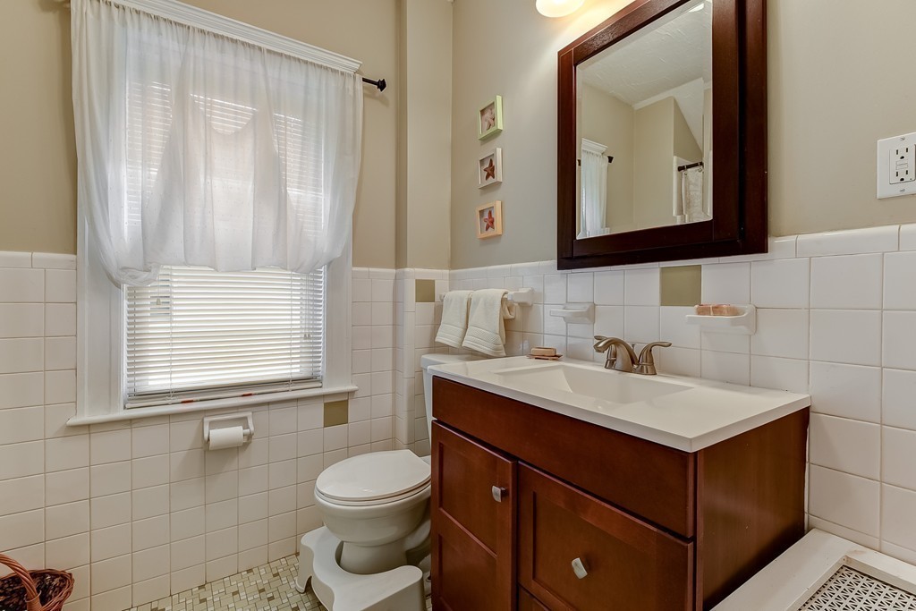 18 Hillside Road Dedham, MA 02026 - Photo 11 of 14 Gallery Image 11
