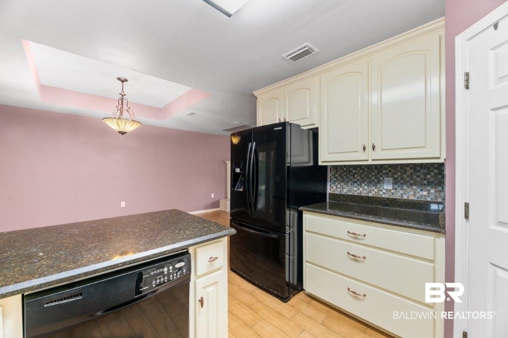 642 Spanish Main Daphne, AL 36527 - Photo 11 of 30 Kitchen