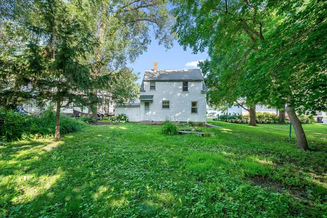 $109,900 | 1365 Oak Beach Drive, Fairmont, MN 56031