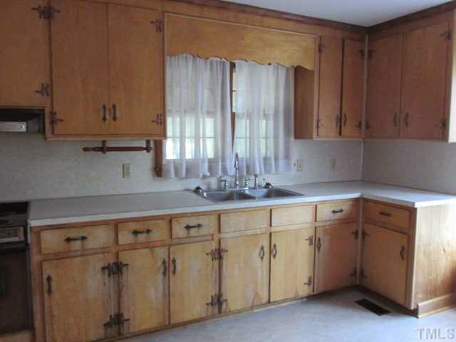 3605 Intercross Road Durham, NC 27704 - Photo 9 of 25 Gallery Image 9
