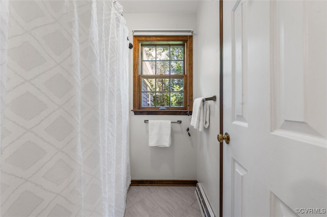 4507 Brookridge Road Chesterfield, VA 23832 - Photo 23 of 46 shower and tub